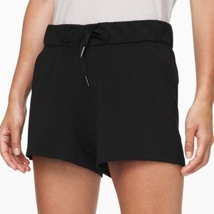 LULULEMON On The Fly Short 2.5”